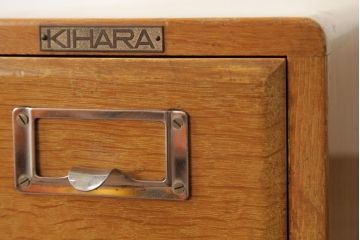 レトロ家具　昭和レトロ　ナラ材　KIHARA　ネームプレート付きの小さなカードケース(小引き出し、図書館、図書室)(R-038694)