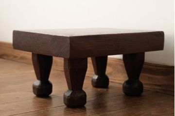 アンティーク雑貨　和製アンティーク　明治大正期　総ケヤキ材　杢目が味わい深い将棋盤(飾り台、花台)(R-038695)