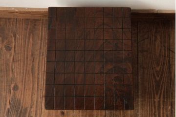 アンティーク雑貨　和製アンティーク　明治大正期　総ケヤキ材　杢目が味わい深い将棋盤(飾り台、花台)(R-038695)