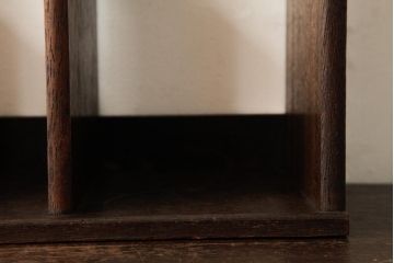 アンティーク雑貨　和製アンティーク　昭和初期　深みのある色合いの本立て(ブックスタンド)(R-038697)