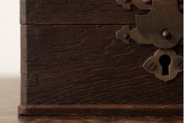アンティーク雑貨　和製アンティーク　ナラ材　渋さと味わいが魅力的な古い印箱(印鑑箱、小物収納箱)(R-038701)