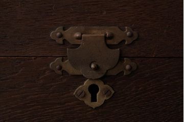 アンティーク雑貨　和製アンティーク　ナラ材　渋さと味わいが魅力的な古い印箱(印鑑箱、小物収納箱)(R-038701)