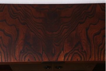 中古　民芸家具　岩谷堂箪笥　脚付きリメイク　重厚さの中にも華がある上品なローボード(テレビボード、サイドボード、戸棚)(R-038702)