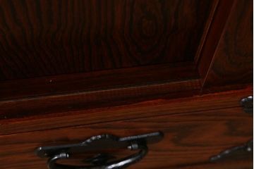 中古　民芸家具　岩谷堂箪笥　脚付きリメイク　重厚さの中にも華がある上品なローボード(テレビボード、サイドボード、戸棚)(R-038702)