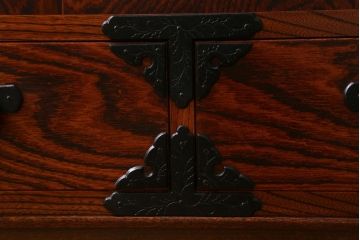 中古　民芸家具　岩谷堂箪笥　脚付きリメイク　重厚さの中にも華がある上品なローボード(テレビボード、サイドボード、戸棚)(R-038702)