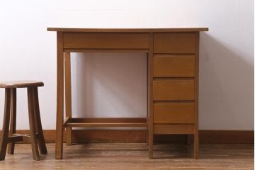 ヴィンテージ家具　温かみのある木肌が魅力のシンプルな片袖デスク(机、在宅ワーク、在宅用ワークデスク、ビンテージ)(R-038704)