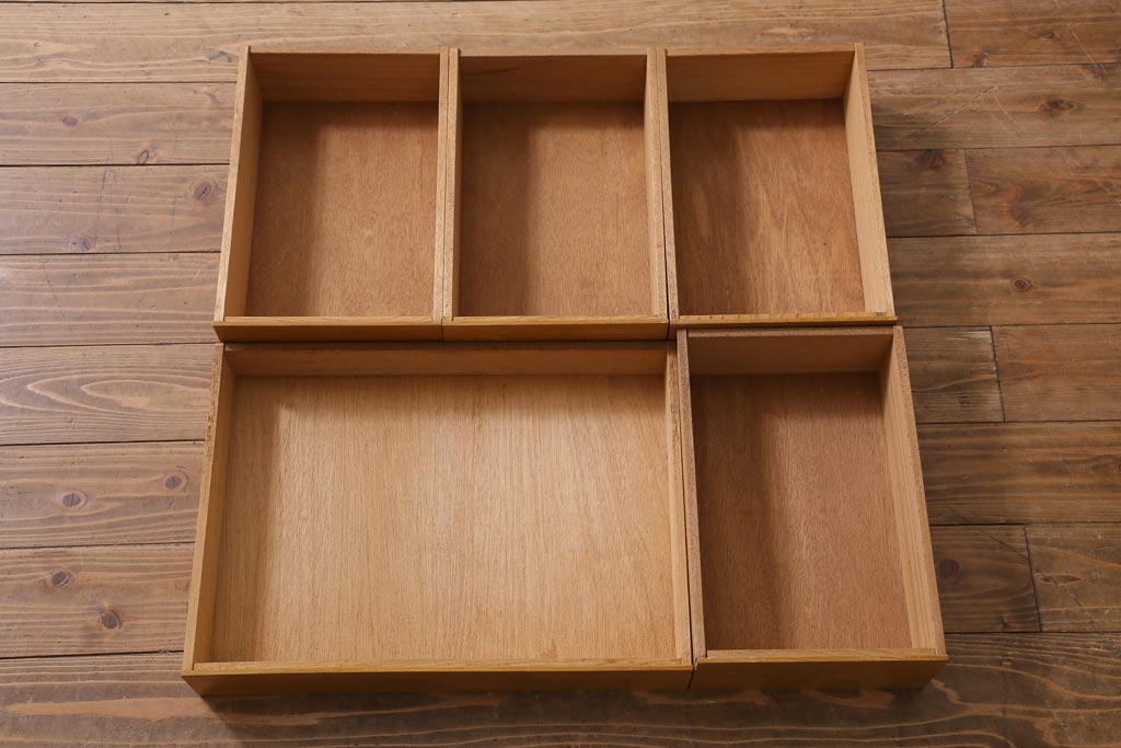 ヴィンテージ家具　温かみのある木肌が魅力のシンプルな片袖デスク(机、在宅ワーク、在宅用ワークデスク、ビンテージ)(R-038704)