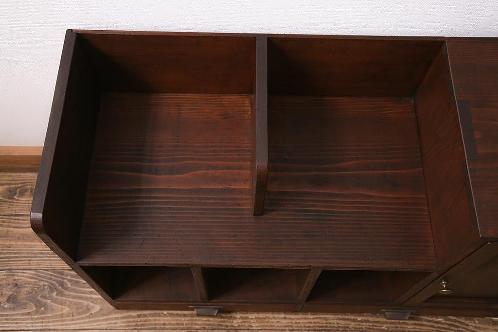 レトロ家具　昭和レトロ　昭和初期　激レア!ノスタルジックな雰囲気漂う本棚(収納棚、戸棚、キャビネット)(R-038711)