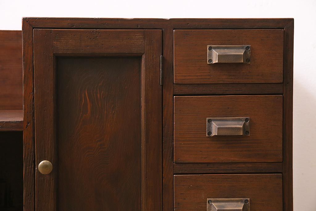 レトロ家具　昭和レトロ　昭和初期　激レア!ノスタルジックな雰囲気漂う本棚(収納棚、戸棚、キャビネット)(R-038711)