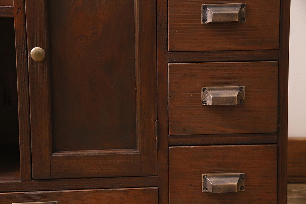 レトロ家具　昭和レトロ　昭和初期　激レア!ノスタルジックな雰囲気漂う本棚(収納棚、戸棚、キャビネット)(R-038711)