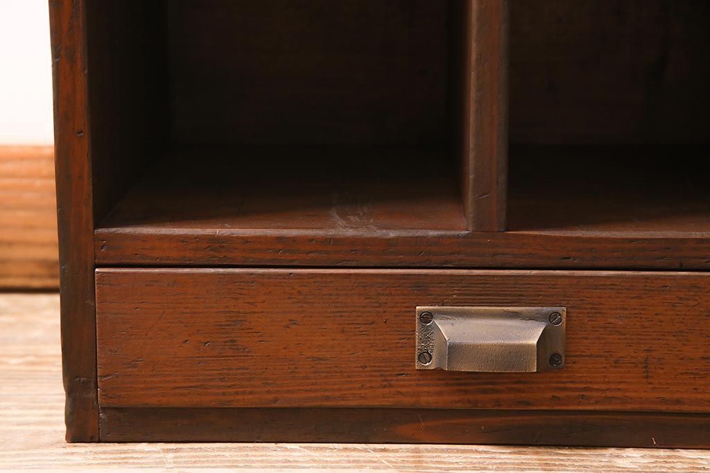 レトロ家具　昭和レトロ　昭和初期　激レア!ノスタルジックな雰囲気漂う本棚(収納棚、戸棚、キャビネット)(R-038711)