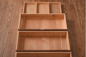 アンティーク家具　和製アンティーク　昭和中期　味わいたっぷりの引き戸付きチェスト(衣装タンス、引き出し)(R-038712)