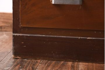 アンティーク家具　和製アンティーク　昭和中期　味わいたっぷりの引き戸付きチェスト(衣装タンス、引き出し)(R-038712)
