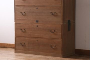 アンティーク家具　和製アンティーク　桐材　上品な佇まいが趣ある3段重ね箪笥(衣装箪笥、引き出し、桐箪笥、桐たんす)(R-038715)