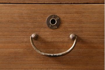 アンティーク家具　和製アンティーク　桐材　上品な佇まいが趣ある3段重ね箪笥(衣装箪笥、引き出し、桐箪笥、桐たんす)(R-038715)