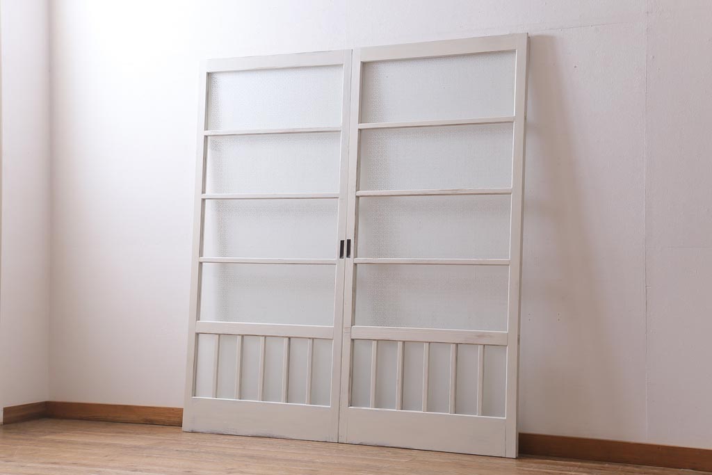 アンティーク建具　和製アンティーク　当店オリジナルガラス入り　ホワイトペイントが爽やかなガラス戸2枚セット(引き戸、建具)(R-038720)