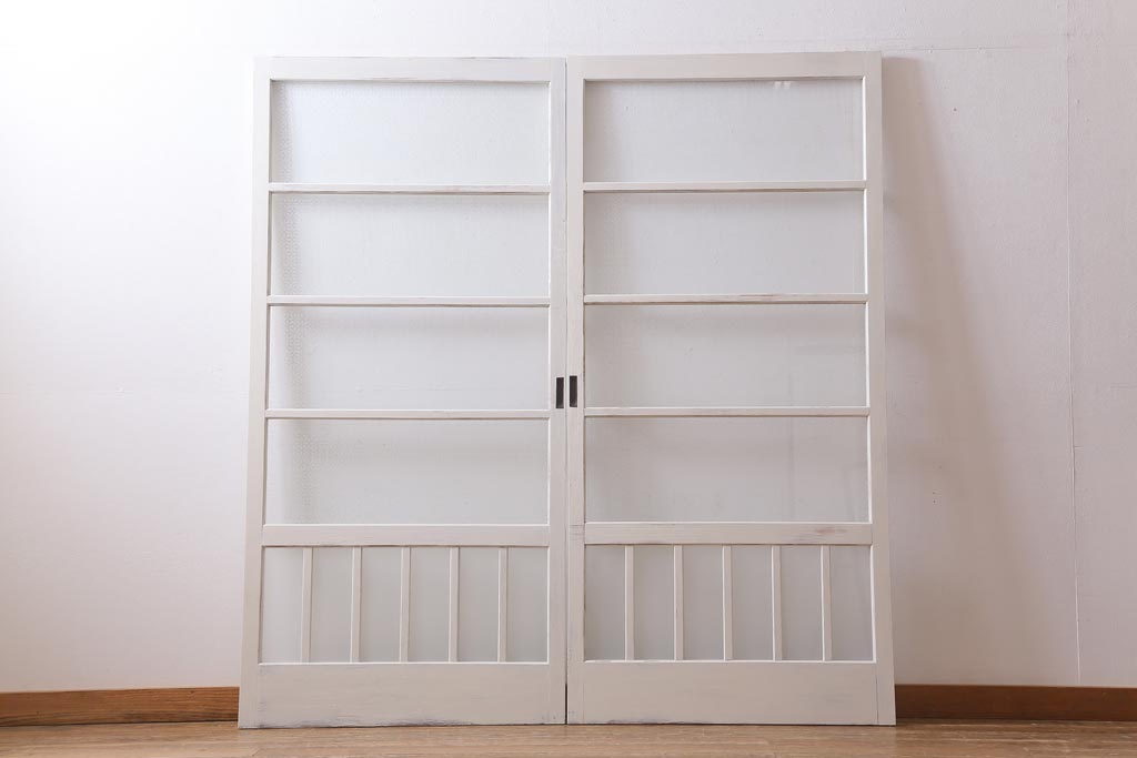 アンティーク建具　和製アンティーク　当店オリジナルガラス入り　ホワイトペイントが爽やかなガラス戸2枚セット(引き戸、建具)(R-038720)