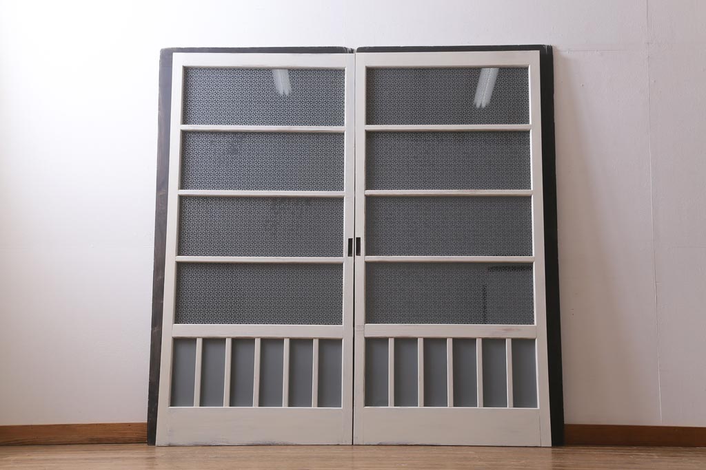 アンティーク建具　和製アンティーク　当店オリジナルガラス入り　ホワイトペイントが爽やかなガラス戸2枚セット(引き戸、建具)(R-038720)