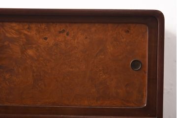 アンティーク家具　昭和初期　丸みのあるフォルムが親しみやすさ感じる茶箪笥(茶棚、戸棚、収納棚)(R-038775)
