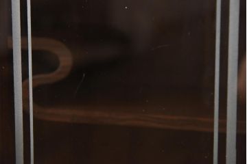 アンティーク家具　昭和初期　丸みのあるフォルムが親しみやすさ感じる茶箪笥(茶棚、戸棚、収納棚)(R-038775)