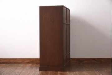 アンティーク家具　昭和初期　丸みのあるフォルムが親しみやすさ感じる茶箪笥(茶棚、戸棚、収納棚)(R-038775)