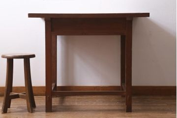 レトロ家具　昭和レトロ　昭和初期　味のある素朴な風合いのデスク(机、在宅ワーク、在宅用ワークデスク)(R-038777)