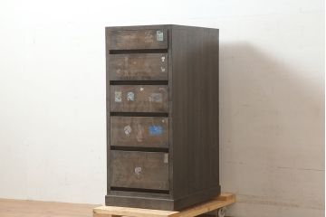 アンティーク家具　昭和中期　デッドスペースにもすっぽり収まる細身のサイドチェスト(袖机、脇机、引き出し)(R-038784)