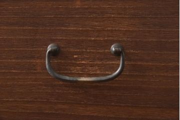 アンティーク家具　和製アンティーク　あたたみのある色合いが魅力の小箪笥(引き出し、小引き出し、抽斗)(R-038785)