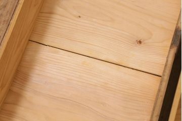 アンティーク家具　前縁漆塗り　和モダンにもおすすめの衣装箪笥(和タンス、引き出し、チェスト)(R-038788)