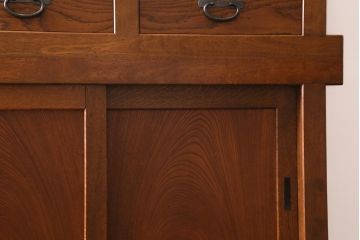 中古　国産家具　特大サイズ　総無垢材　欅・樺・ナラ材　障子戸　7尺重ね水屋箪笥(七尺水屋、和タンス、戸棚)(定価約165万円)(R-038791)