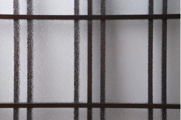 アンティーク建具　ダイヤガラス・当店オリジナルガラス入り　レトロな空間を彩るガラス戸2枚セット(引き戸、建具)(R-038795)