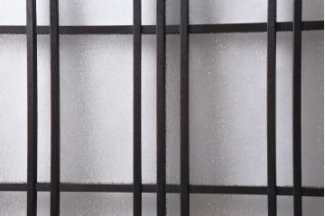 アンティーク建具　ダイヤガラス・当店オリジナルガラス入り　レトロな空間を彩るガラス戸2枚セット(引き戸、建具)(R-038795)