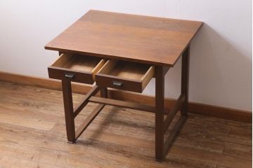 アンティーク家具　昭和レトロ　ナラ材製　上手物!ノスタルジックな佇まいが魅力のデスク(作業台、机、在宅ワーク、在宅用)(R-038845)