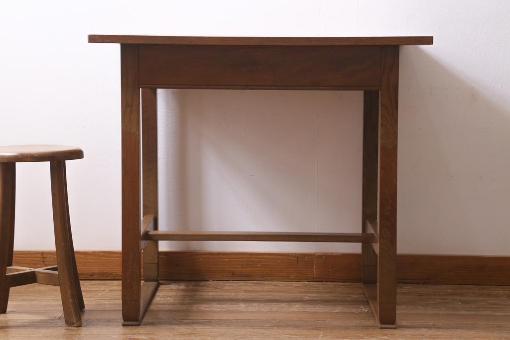 アンティーク家具　昭和レトロ　ナラ材製　上手物!ノスタルジックな佇まいが魅力のデスク(作業台、机、在宅ワーク、在宅用)(R-038845)