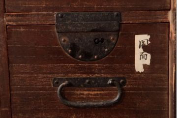 アンティーク家具　和製アンティーク　明治期　桐材　遠い昔を感じさせる味わい深い小引き出し(卓上収納)(R-038859)