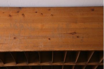 レトロ家具　昭和中期　素朴な木の風合いがレトロな収納棚(棚、オープンラック)(R-038861)