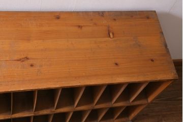 レトロ家具　昭和中期　素朴な木の風合いがレトロな収納棚(棚、オープンラック)(R-038861)