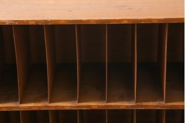 レトロ家具　昭和中期　素朴な木の風合いがレトロな収納棚(棚、オープンラック)(R-038861)