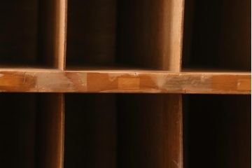 レトロ家具　昭和中期　素朴な木の風合いがレトロな収納棚(棚、オープンラック)(R-038861)