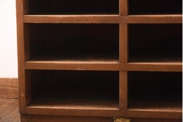 レトロ家具　昭和レトロ　素朴な雰囲気が懐かしさ感じる収納棚(飾り棚、オープンラック、下駄箱)(R-038866)