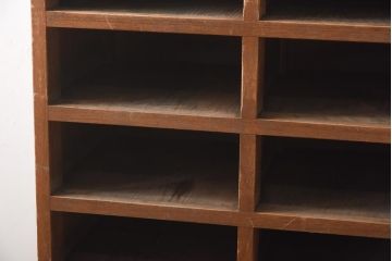 レトロ家具　昭和レトロ　素朴な雰囲気が懐かしさ感じる収納棚(飾り棚、オープンラック、下駄箱)(R-038867)