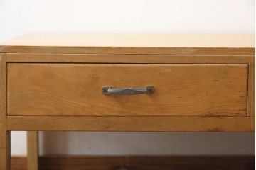 アンティーク家具　柔らかな色合いが魅力の引き出し付き文机(座机)(R-038875)