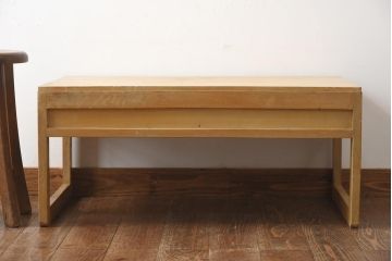 アンティーク家具　柔らかな色合いが魅力の引き出し付き文机(座机)(R-038875)