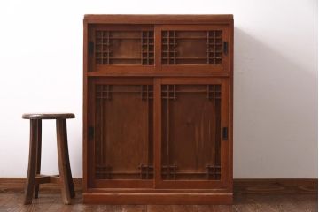 アンティーク家具　和製アンティーク　昭和初期　和モダンな雰囲気漂う戸棚(収納棚、キャビネット)(R-038878)