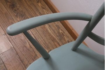 ペイント家具　イギリスビンテージ　ERCOL(アーコール)　希少!淡いカラーが優しげな雰囲気のラダーバックアームチェア(ダイニングチェア、椅子)(R-038880)