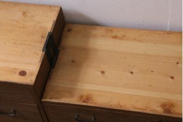 アンティーク家具　レトロな和の雰囲気漂う重ねタンス(和タンス、衣装箪笥)(R-038882)