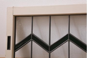 アンティーク建具　古建具リメイク　オリジナルペイント　ジグザク模様のステンドグラスが入ったガラス戸2枚セット　(R-038887)