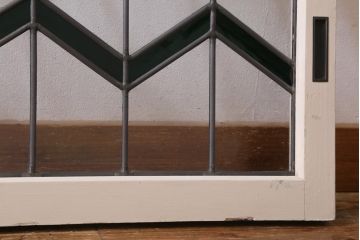 アンティーク建具　古建具リメイク　オリジナルペイント　ジグザク模様のステンドグラスが入ったガラス戸2枚セット　(R-038887)