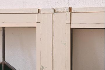 アンティーク建具　古建具リメイク　オリジナルペイント　ジグザク模様のステンドグラスが入ったガラス戸2枚セット　(R-038887)