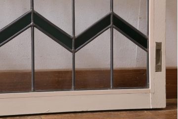 アンティーク建具　古建具リメイク　オリジナルペイント　ジグザク模様のステンドグラスが入ったガラス戸2枚セット　(R-038887)